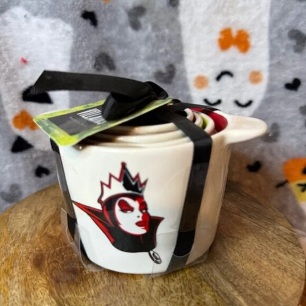 Disney Villains Ceramic Measuring Cup Set of 4 Evil Queen Ursula NWT